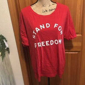 🌸5/$25🌸Old Navy The Easy Tee - Stand for Freedom vintage crackled print